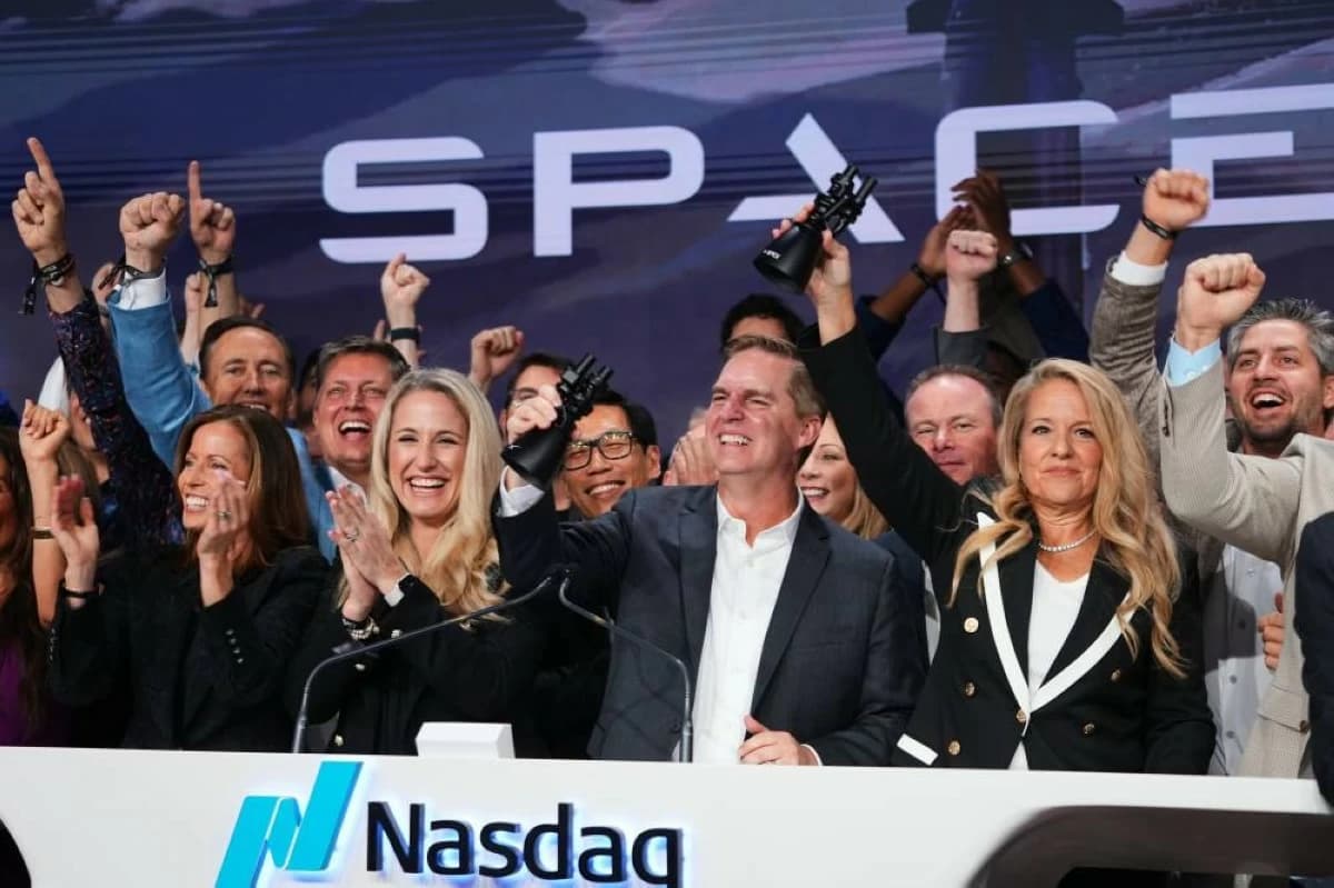 SpaceX shares surges past $2 trillion in Nasdaq debut, closes in on Amazon